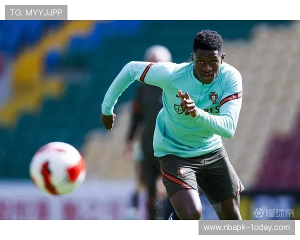 利用B sports在线官网提升竞技水平的实用技巧与训练建议 利用B sports在线官网提升竞技水平的实用技巧与训练建议